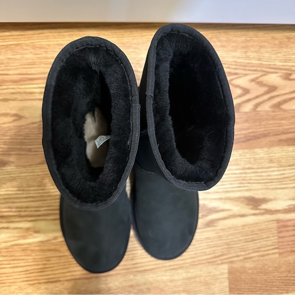 NEW Women’s Ugg Classic Short II Boot - Picture 4 of 7